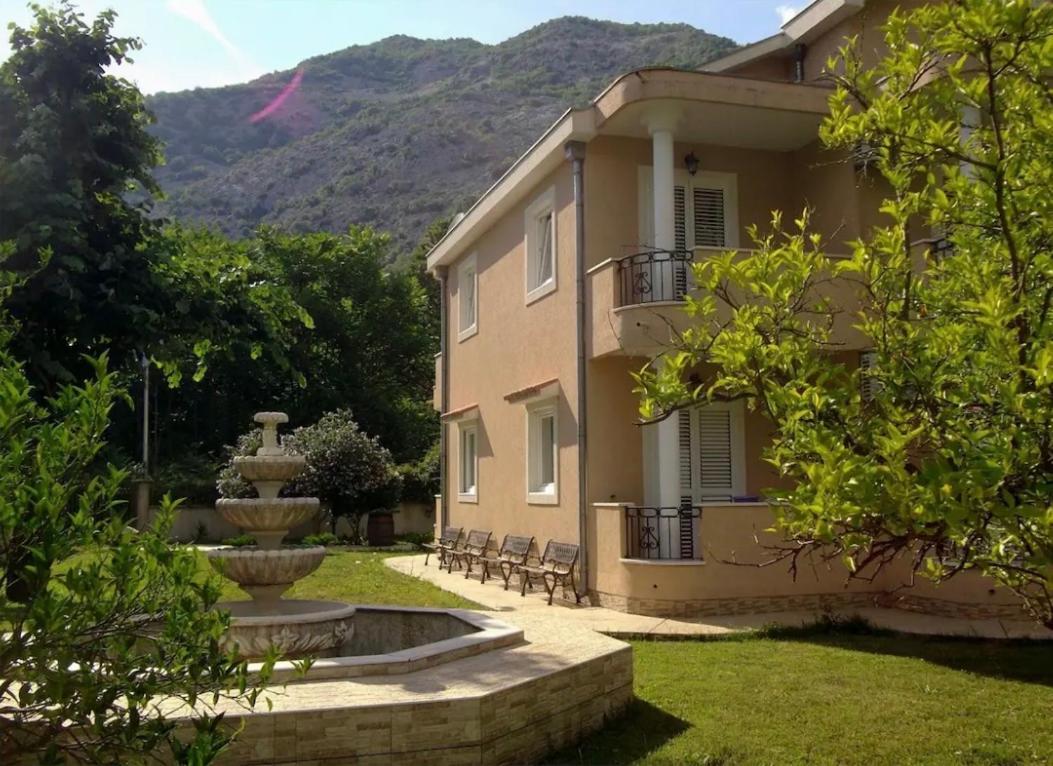 Carine Garden Daire Risan Dış mekan fotoğraf
