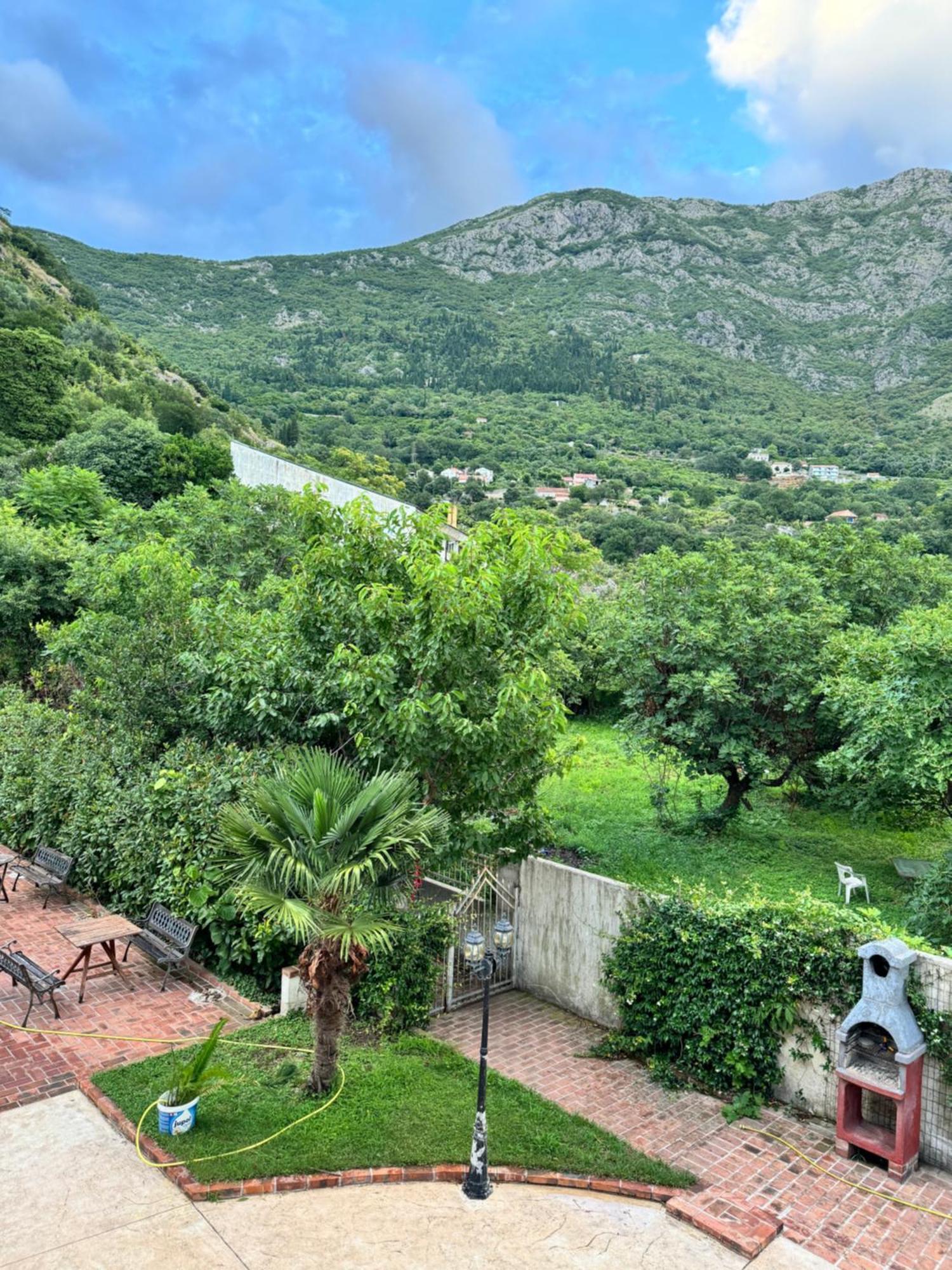 Carine Garden Daire Risan Dış mekan fotoğraf