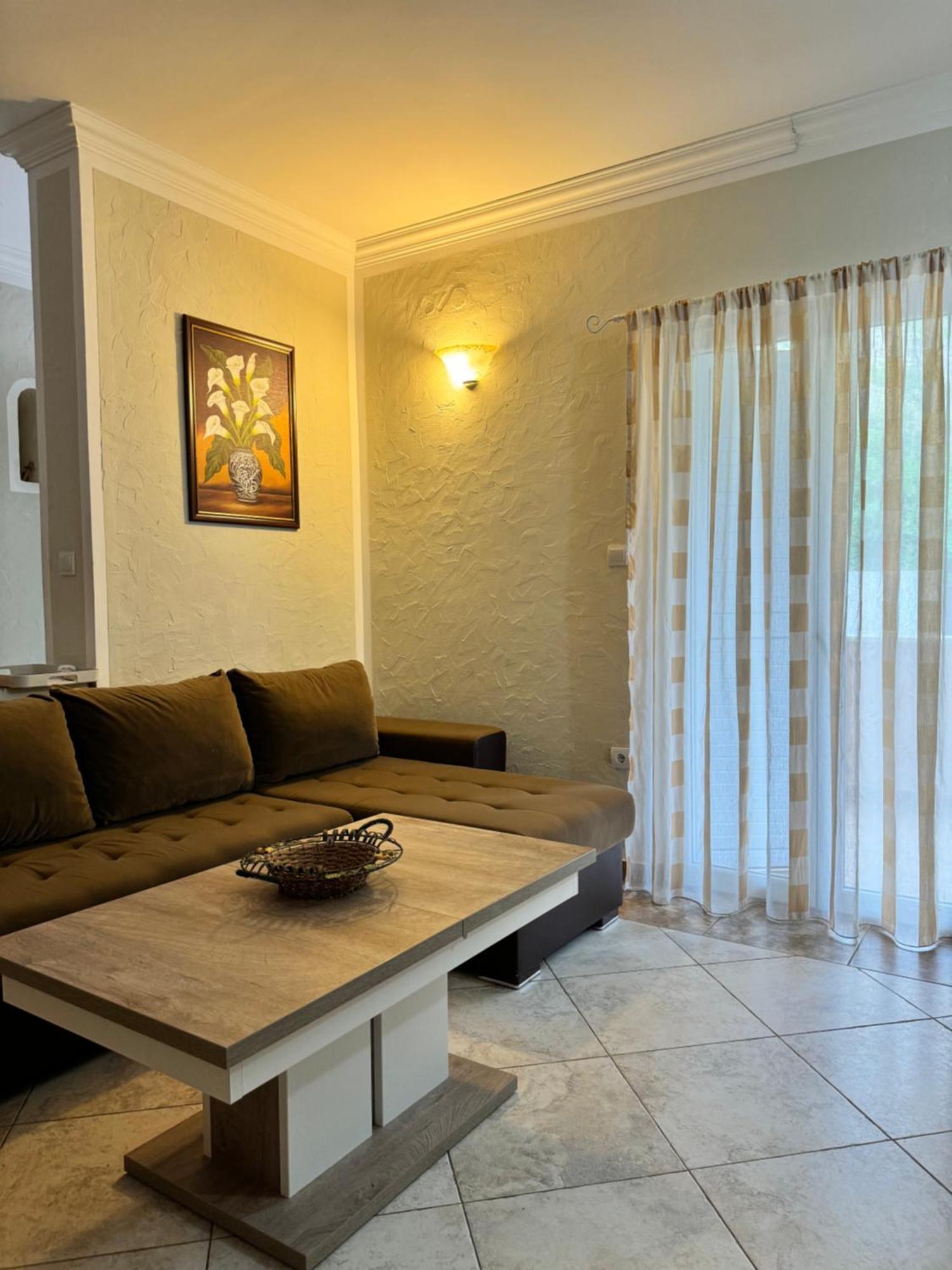 Carine Garden Daire Risan Dış mekan fotoğraf
